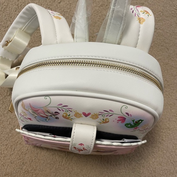 DANIELLE NICOLE RAPUNZEL BACKPACK - Picture 3 of 8